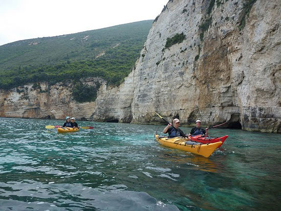 Ανακαλύψτε την Κεφαλλονιά μέσα από ένα θαλάσσιο καγιάκ